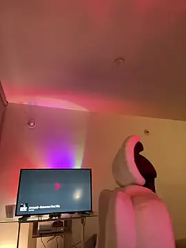 Snapshot of PetitLumiere chatting on 01/28/25, 01:29 PetitLumiere online show from 01/28/25, 01:29