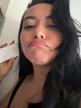 PetitLumiere online show from 02/17/25, 08:58