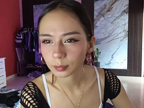 Snapshot of cute_roxana_ chatting on 07/29/26, 04:05 cute roxana online show from 07/29/26, 04:05