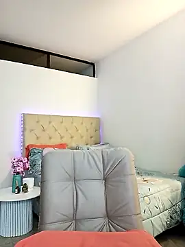 Snapshot of Helleamazing chatting on 10/02/25, 02:18 Helleamazing online show from 10/02/25, 02:18