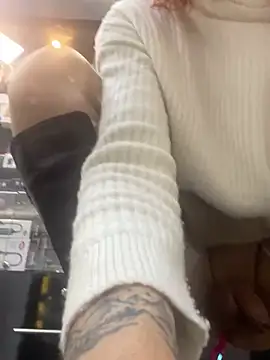 Snapshot of Juliana_Saenzz chatting on 03/22/25, 03:42 Juliana Saenzz online show from 03/22/25, 03:42