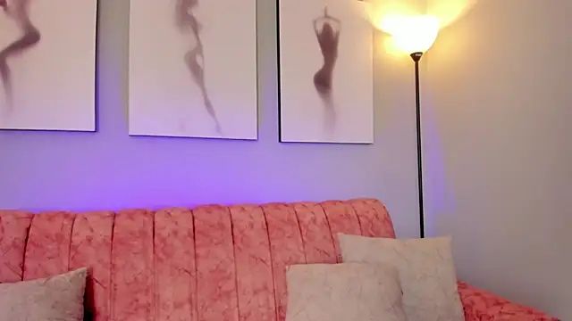 Snapshot of Juliana_Saenzz chatting on 09/17/25, 01:57 Juliana Saenzz online show from 09/17/25, 01:57