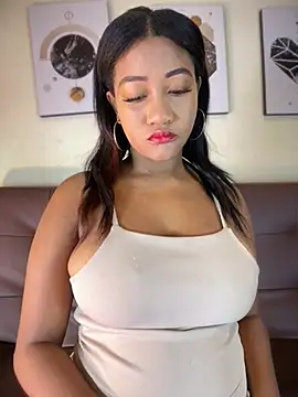 Snapshot of AleezaFrench chatting on 03/07/26, 01:30 AleezaFrench online show from 03/07/26, 01:30