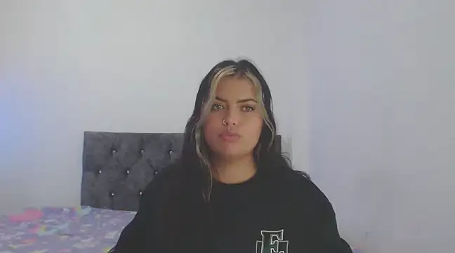 Snapshot of sweetkitty_16 chatting on 02/26/25, 04:47 sweetkitty 16 online show from 02/26/25, 04:47