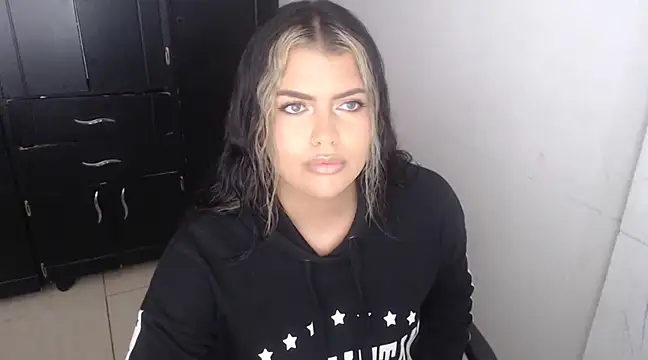 Snapshot of sweetkitty_16 chatting on 03/04/25, 07:32 sweetkitty 16 online show from 03/04/25, 07:32