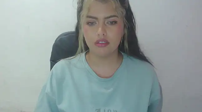 Snapshot of sweetkitty_16 chatting on 03/05/25, 04:34 sweetkitty 16 online show from 03/05/25, 04:34