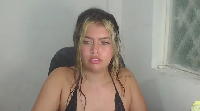 Snapshot of sweetkitty_16 chatting on 03/20/25, 04:18 sweetkitty 16 online show from 03/20/25, 04:18