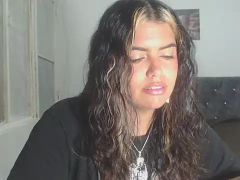 Snapshot of sweetkitty_16 chatting on 10/02/25, 05:25 sweetkitty 16 online show from 10/02/25, 05:25