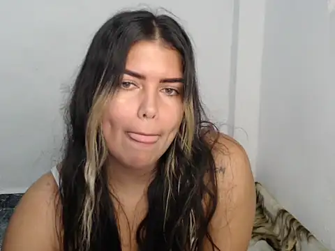 Snapshot of sweetkitty_16 chatting on 06/05/26, 05:58 sweetkitty 16 online show from 06/05/26, 05:58