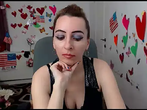 Snapshot of EvelynAngell chatting on 01/29/25, 10:16 EvelynAngell online show from 01/29/25, 10:16