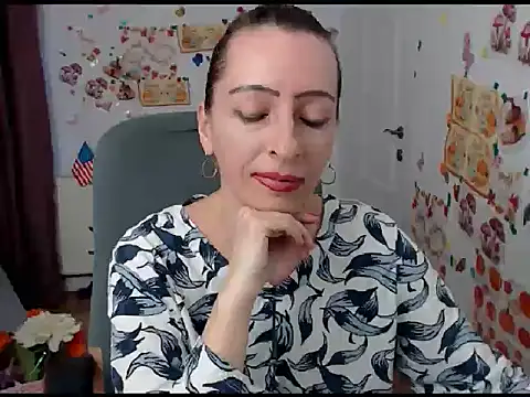 Snapshot of EvelynAngell chatting on 09/16/25, 09:10 EvelynAngell online show from 09/16/25, 09:10