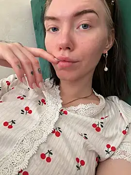 Lisaaa Alisa online show from 04/28/26, 04:06