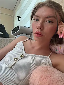 Lisaaa Alisa online show from 07/20/26, 05:00