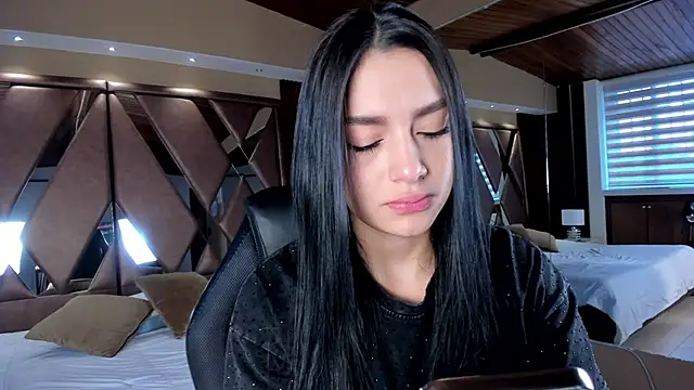 Snapshot of carina_rossi chatting on 03/09/25, 12:53 carina rossi online show from 03/09/25, 12:53
