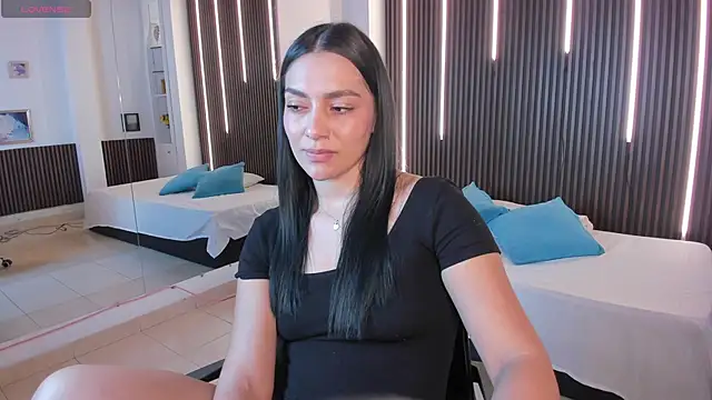 Snapshot of carina_rossi chatting on 09/18/25, 12:40 carina rossi online show from 09/18/25, 12:40