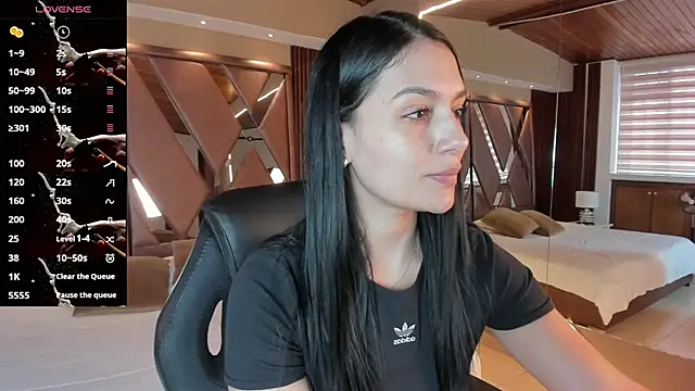 Snapshot of carina_rossi chatting on 09/25/25, 12:42 carina rossi online show from 09/25/25, 12:42