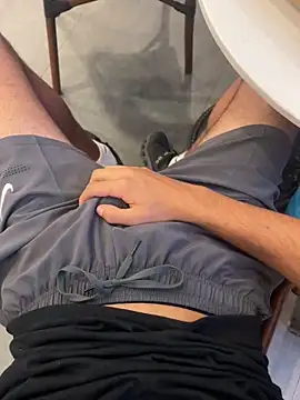 Snapshot of h0rnyguy001 chatting on 02/17/26, 10:45 h0rnyguy001 online show from 02/17/26, 10:45