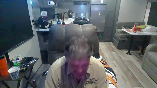 Snapshot of lateniter chatting on 09/09/25, 11:54 lateniter online show from 09/09/25, 11:54