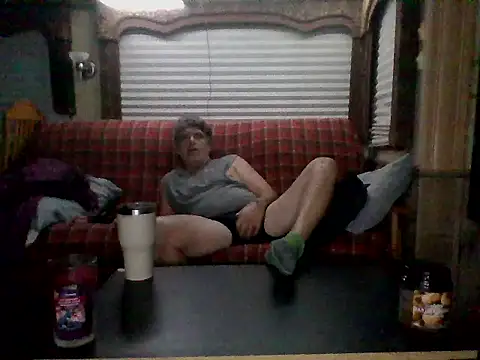 Snapshot of lateniter chatting on 11/10/25, 11:42 lateniter online show from 11/10/25, 11:42