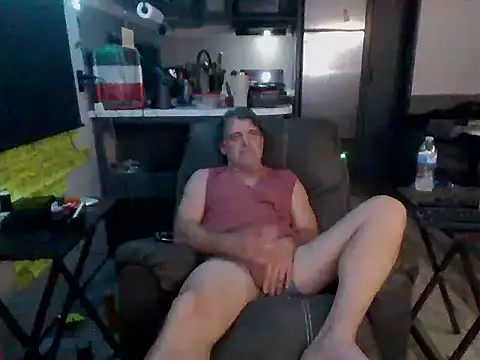 Snapshot of lateniter chatting on 11/13/25, 10:36 lateniter online show from 11/13/25, 10:36