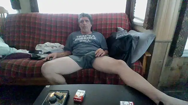 Snapshot of lateniter chatting on 01/17/26, 10:57 lateniter online show from 01/17/26, 10:57