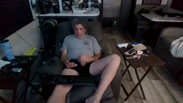 Snapshot of lateniter chatting on 03/19/26, 03:21 lateniter online show from 03/19/26, 03:21