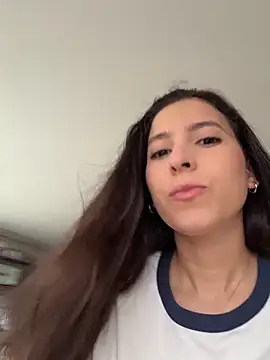LittleDoll    online show from 06/08/26, 02:50