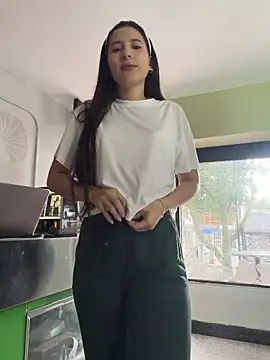 LittleDoll    online show from 06/18/26, 12:20