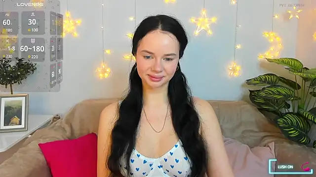 Snapshot of Lori__Hell chatting on 02/28/25, 02:31 Lori Hell online show from 02/28/25, 02:31