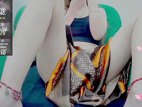 Snapshot of nina9384 chatting on 09/13/25, 12:16 nina9384 online show from 09/13/25, 12:16
