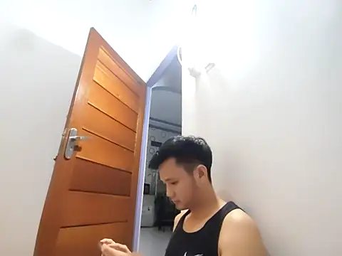 Snapshot of andi888999 chatting on 11/10/25, 12:15 andi888999 online show from 11/10/25, 12:15