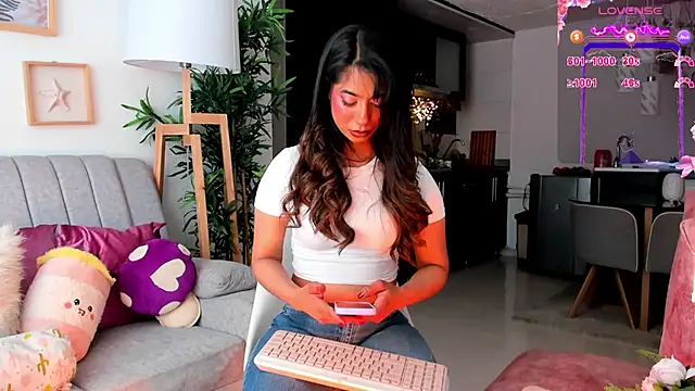 Snapshot of Issa_cooper chatting on 09/29/25, 03:39 Issa cooper online show from 09/29/25, 03:39