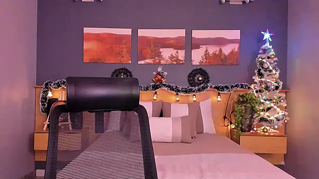 LiliJones  online show from 12/11/24, 07:57