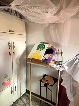 LiliJones  online show from 10/01/25, 05:08