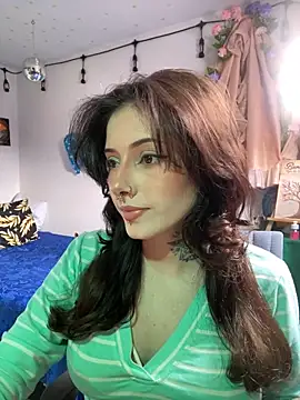 Snapshot of LiliJones_ chatting on 04/22/26, 05:58 LiliJones online show from 04/22/26, 05:58