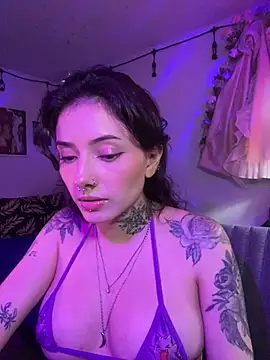 Snapshot of LiliJones_ chatting on 04/25/26, 07:33 LiliJones online show from 04/25/26, 07:33