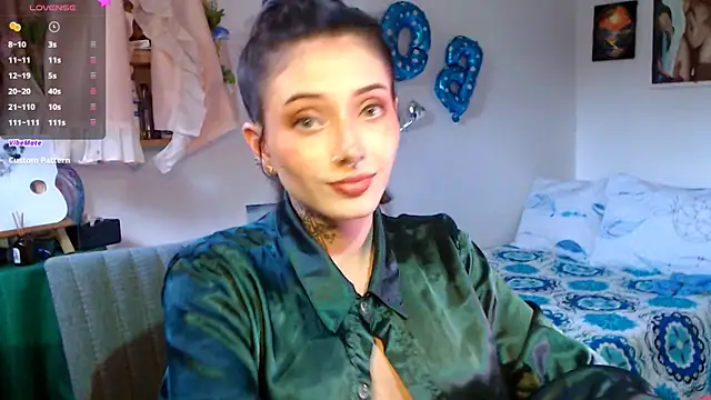 Snapshot of LiliJones_ chatting on 05/06/26, 10:26 LiliJones online show from 05/06/26, 10:26