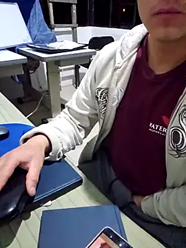 Snapshot of 97banana chatting on 03/23/25, 03:21 97banana online show from 03/23/25, 03:21