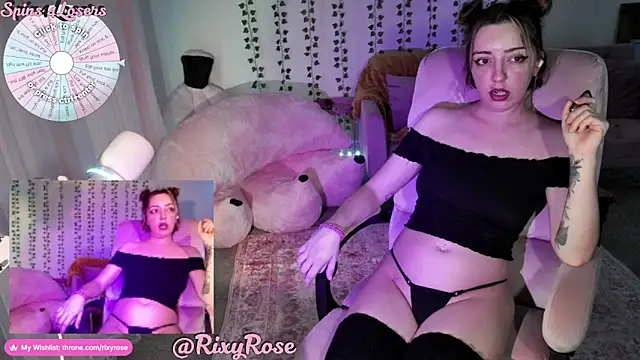Snapshot of Trixyrose chatting on 07/19/26, 11:36 Trixyrose online show from 07/19/26, 11:36