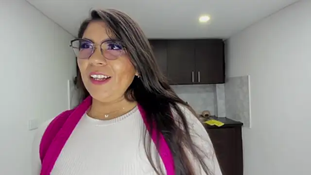 Luna Dumont online show from 11/18/25, 11:14