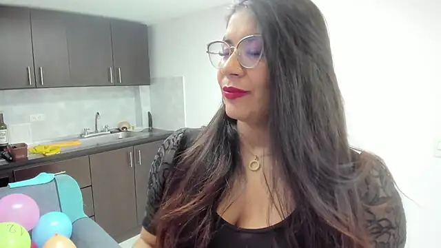 Luna Dumont online show from 12/14/25, 11:26