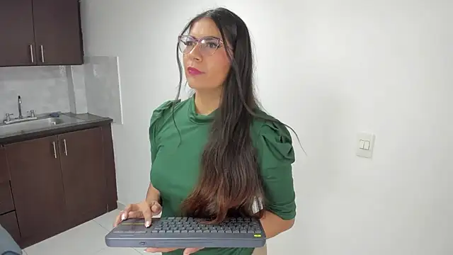 Luna Dumont online show from 05/03/26, 11:05