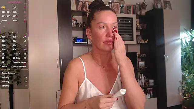 SheilaRyan online show from 11/22/25, 04:55