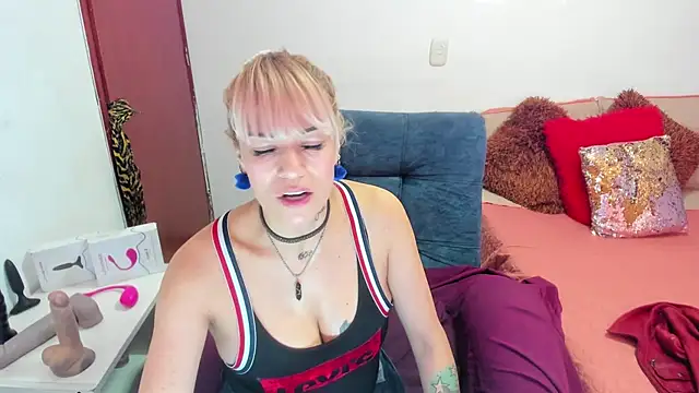 Snapshot of harly__queen chatting on 01/09/25, 12:41 harly queen online show from 01/09/25, 12:41