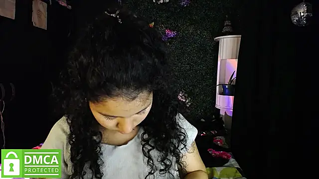 Snapshot of Mr_MrsCurie chatting on 03/13/26, 11:33 Mr MrsCurie online show from 03/13/26, 11:33