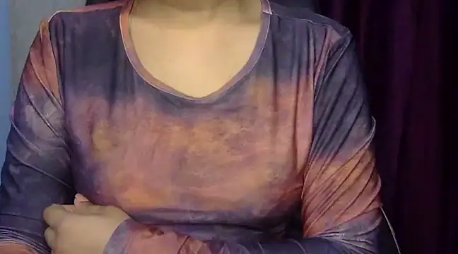 Snapshot of Karnaa_vail chatting on 01/15/25, 05:19 Karnaa vail online show from 01/15/25, 05:19