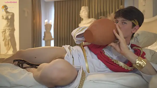 Snapshot of tommyjoyer chatting on 10/15/25, 02:28 tommyjoyer online show from 10/15/25, 02:28