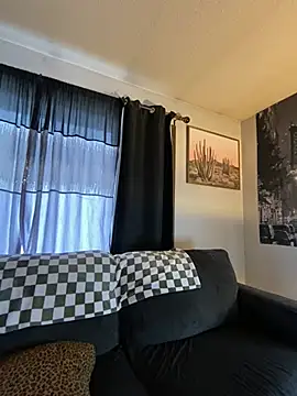 SidneyRaee online show from 12/20/24, 07:50