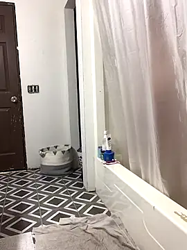 SidneyRaee online show from 10/22/25, 12:05