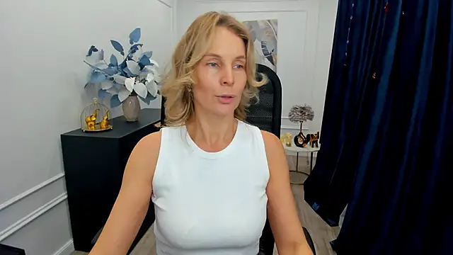 Sinty Devis online show from 11/23/25, 11:43